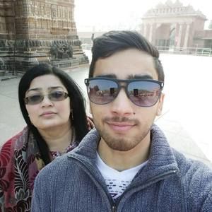 Meet your Posher, Heena